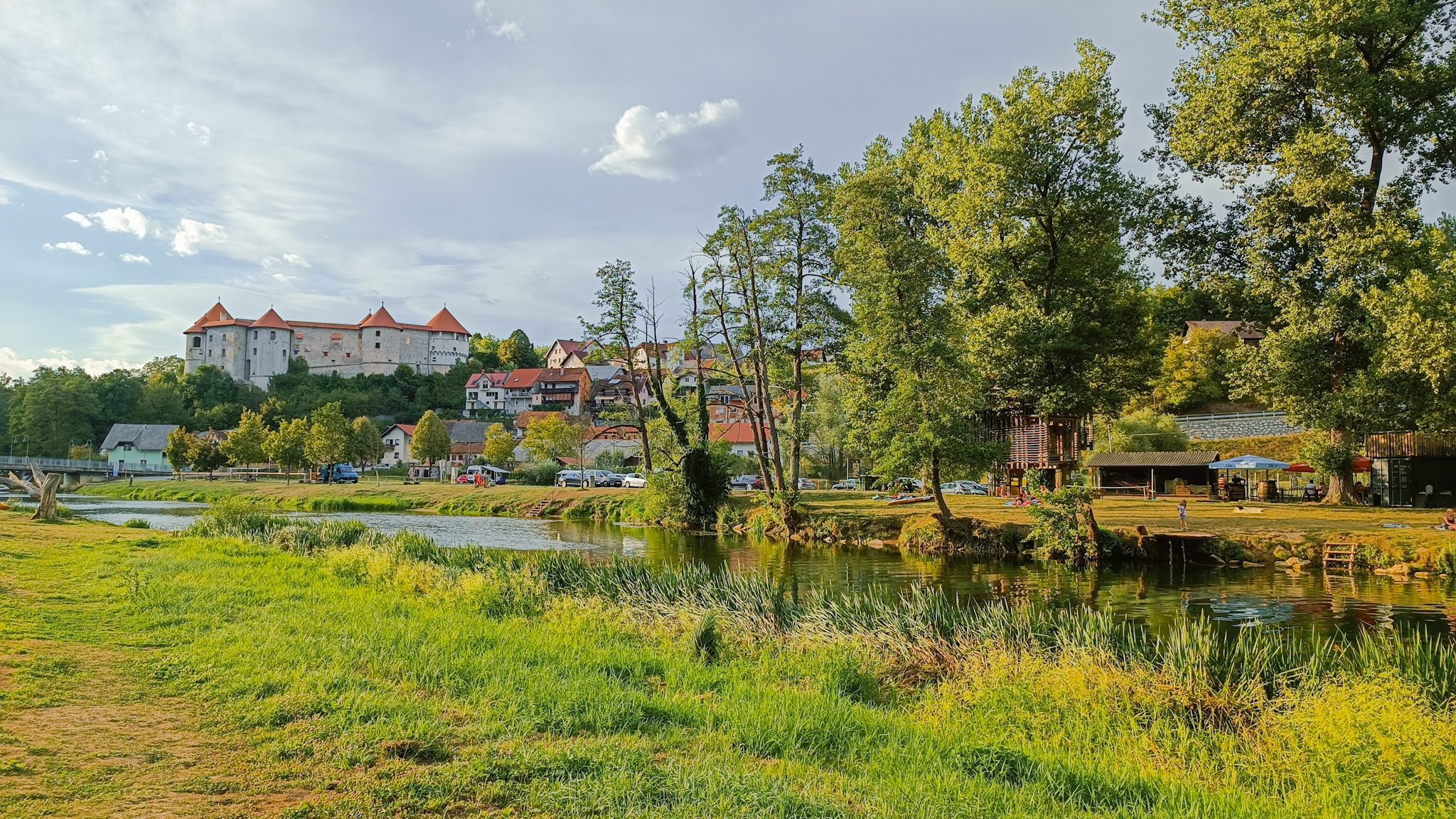 Grad Žužemberk in kopališče_kopanje v naravi