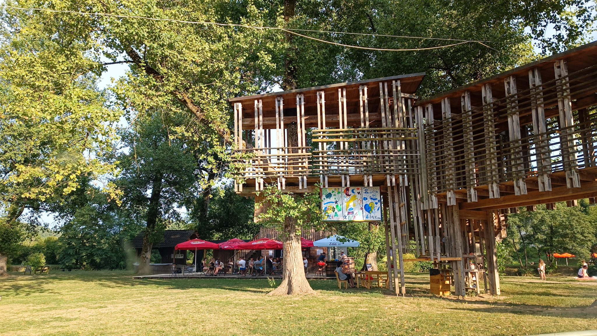 Hiša na drevesu kopališče Žužemberk