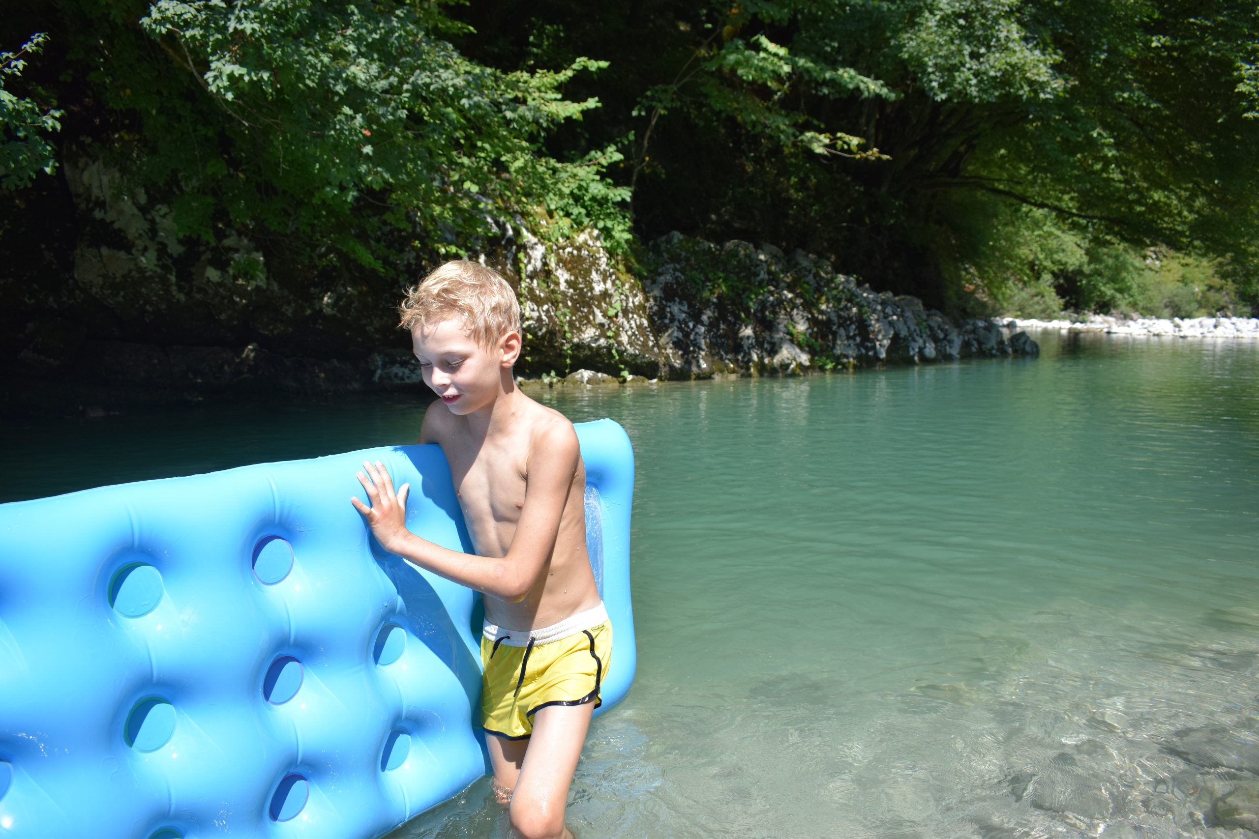 Smaragdna Nadiža kam na kopanje v naravo