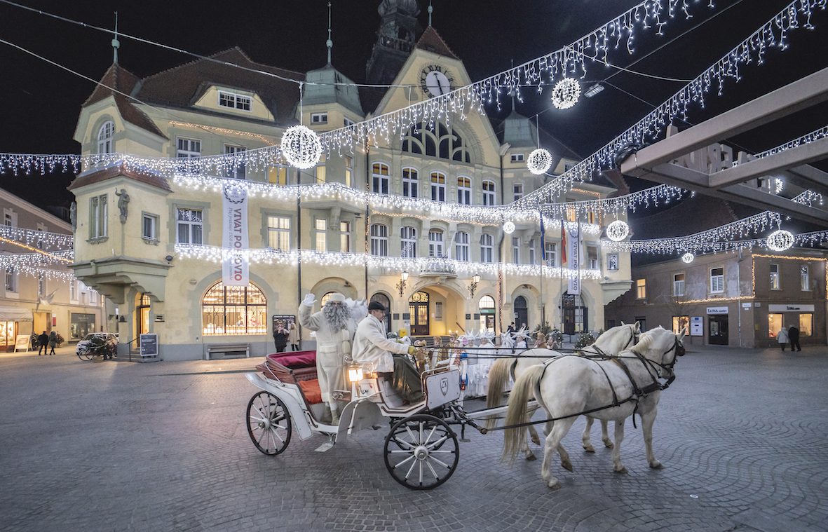 Božični sejmi 2022, božični sejem. Advent na Ptuju, dedek Mraz