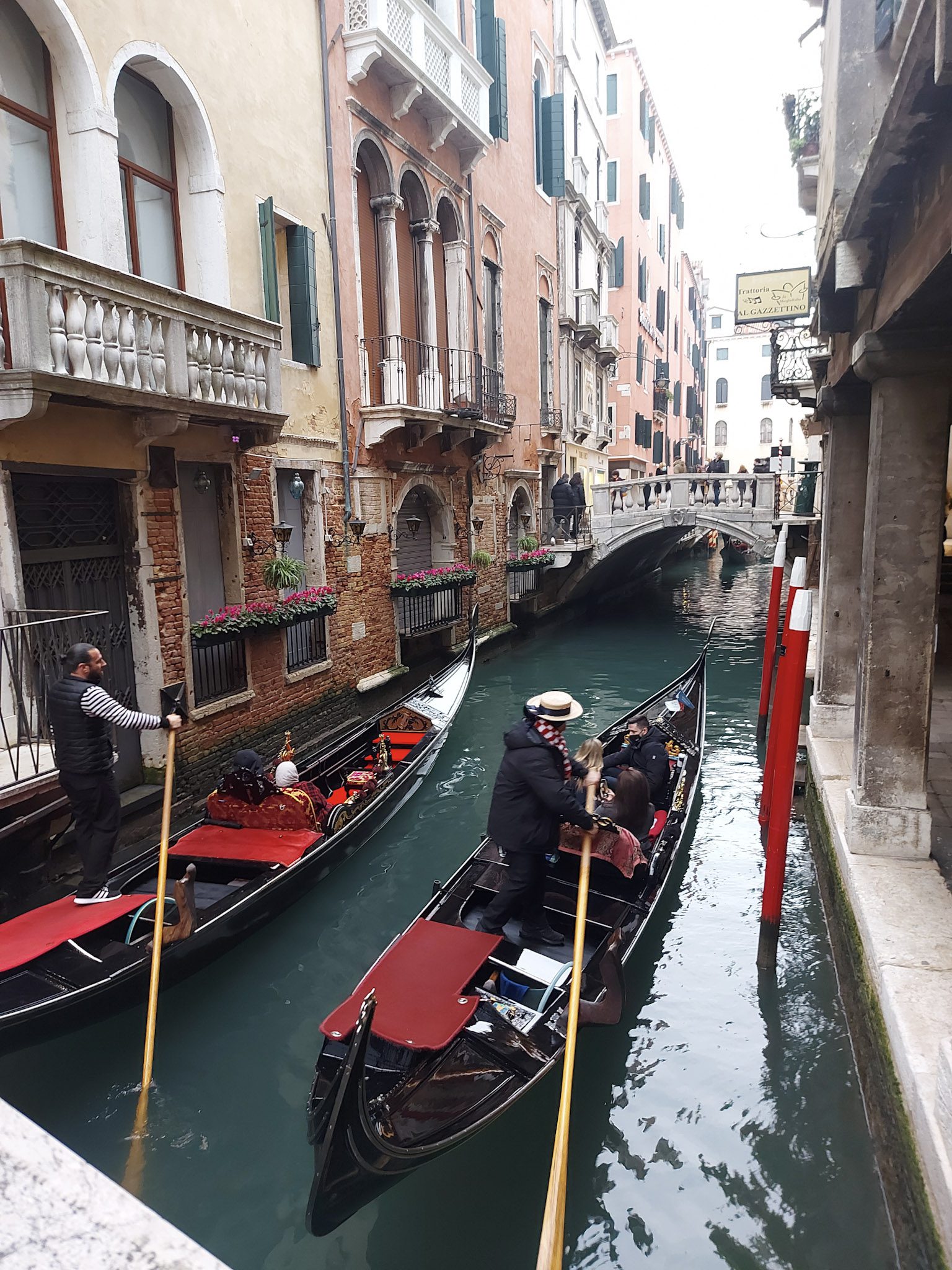 Beneška gondola, gondola, Benetke, prevoz po Benetkah, vožnja z gondolo