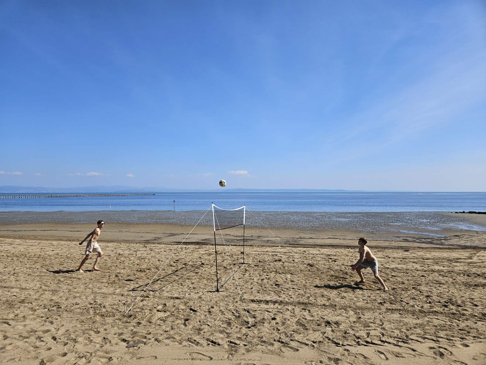 Plaža Pineta odbojka otroci