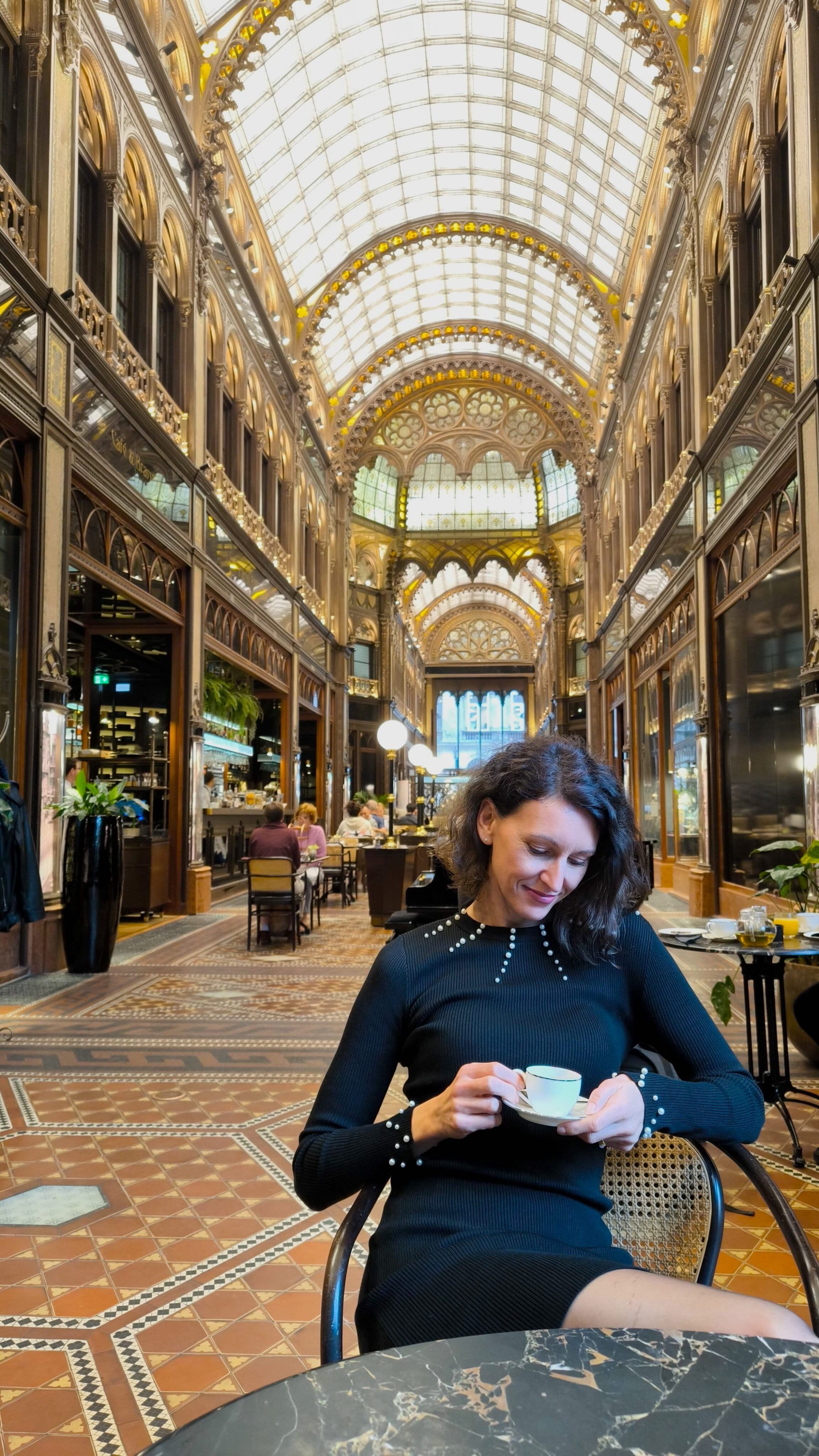 Parisi Udvar Budimpešta Sanja Macur Vodnik kavarne